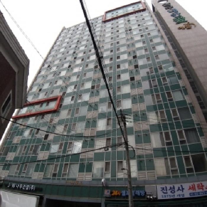 건물 전경