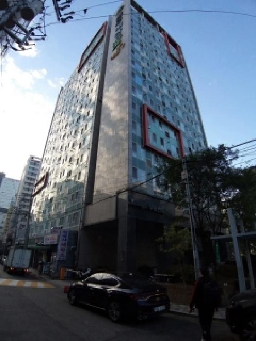 건물 전경