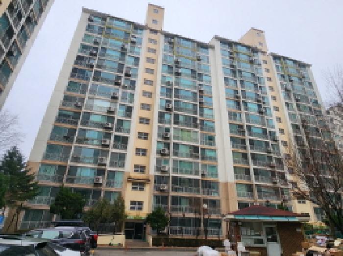 이건 부동산 외관 전경
(105동)