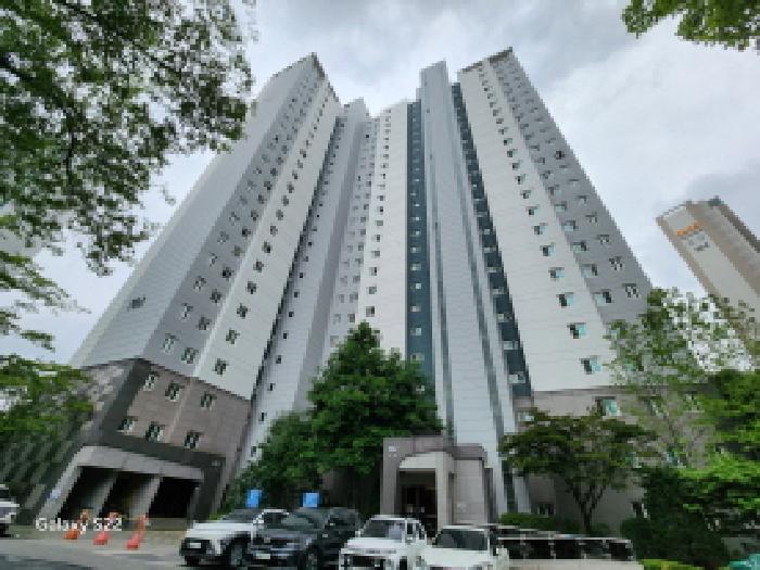 이건 부동산 외관 전경
(702동)
