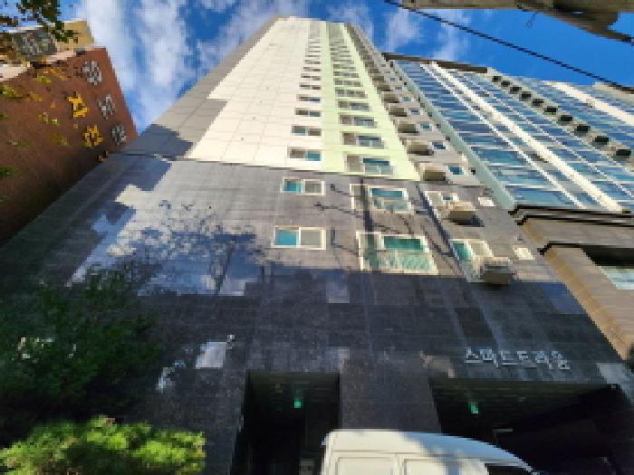 이건 부동산 외관 전경