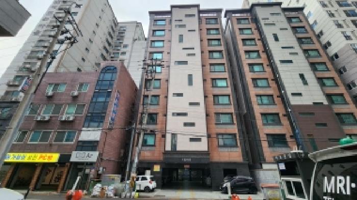 이 건 부동산 외관 전경