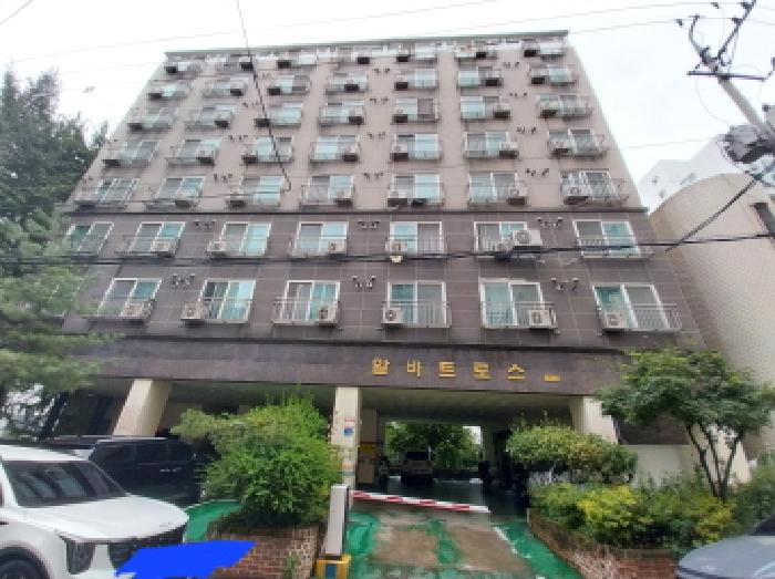 건물 전경