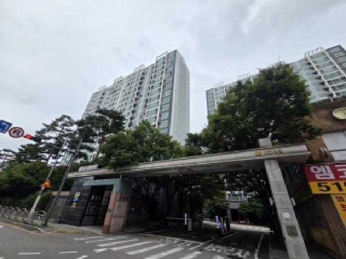 단지입구 전경