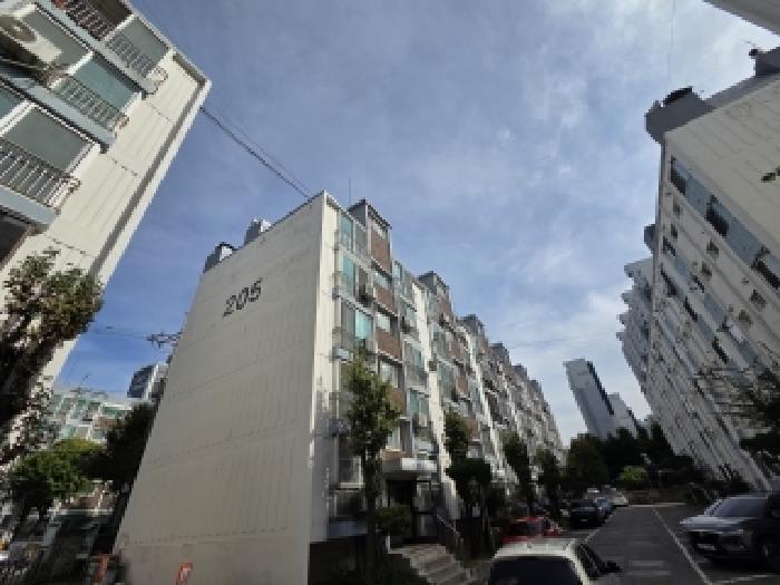 205동 전경