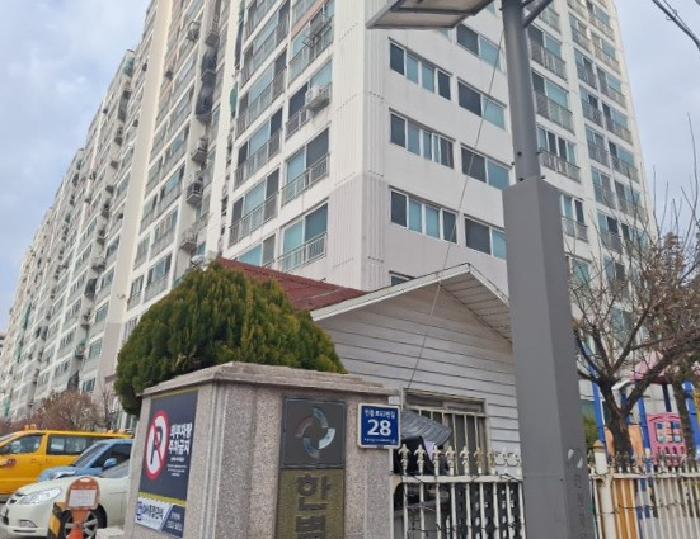 건물 전경