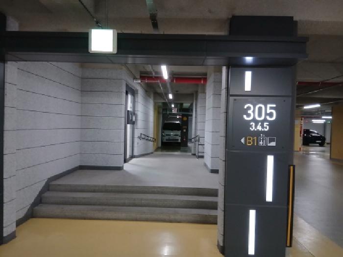 305동 공동출입구