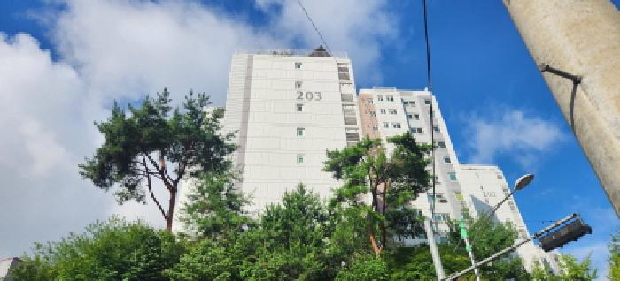 건물 전경