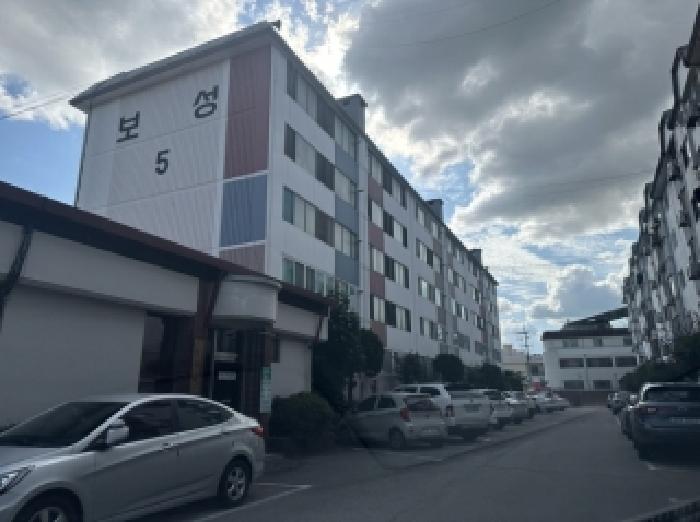 본건