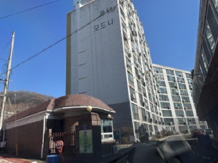 본건