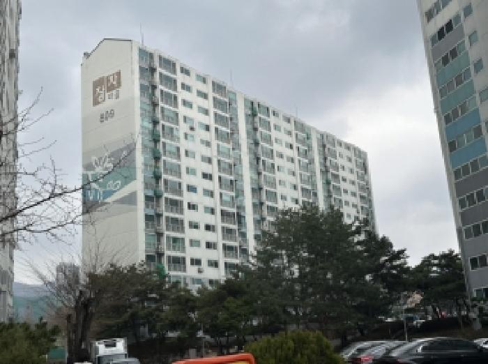 본건