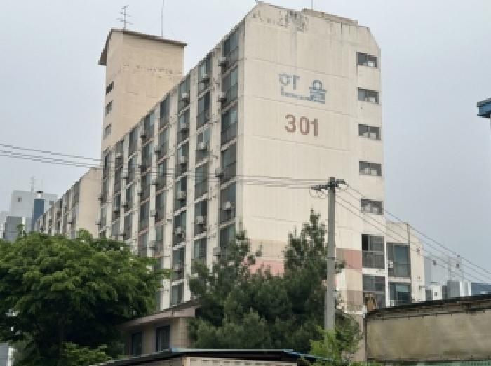 본건