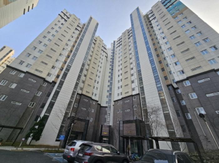 신우희가로아파트 109동 2층204호