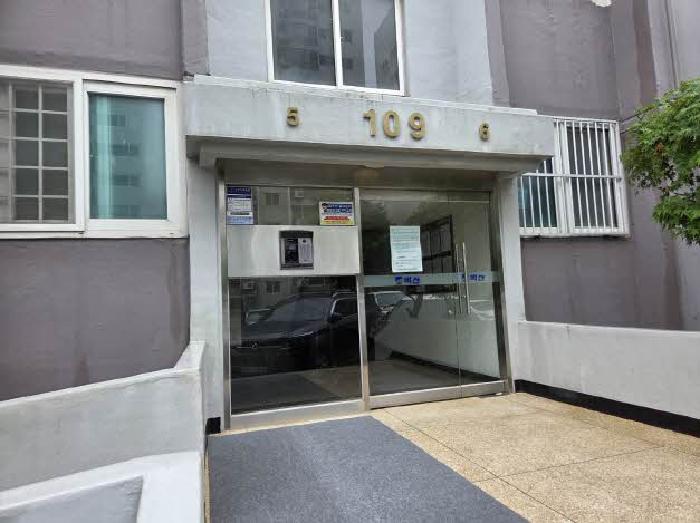 본건 109동 공동출입구