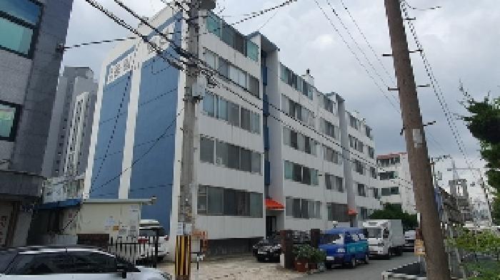 본건 소재 건물 외부 전경