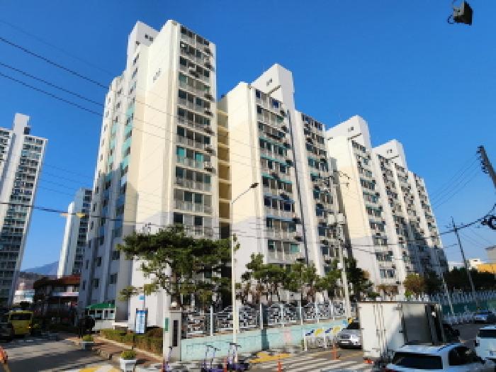 본건 아파트(106동) 전경