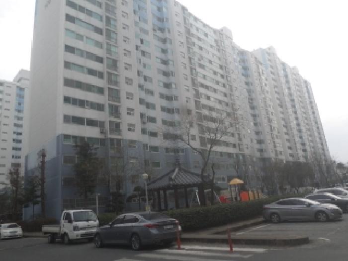 본건 건물이 소재하는 1동건물의 전경