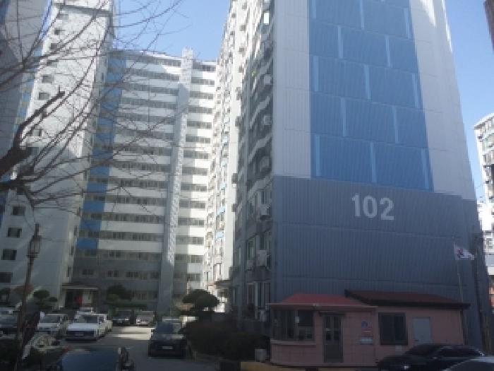 본건 건물이 소재하는 1동건물의 전경