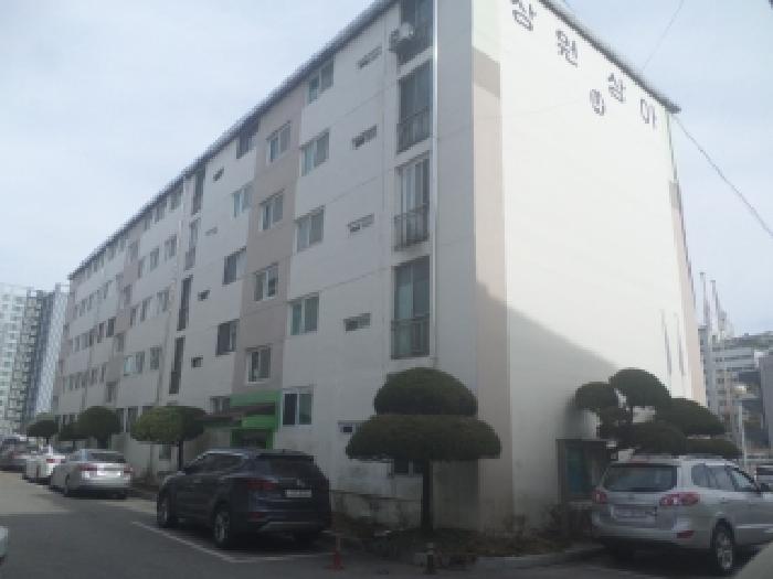본건 건물이 소재하는 1동건물의 전경