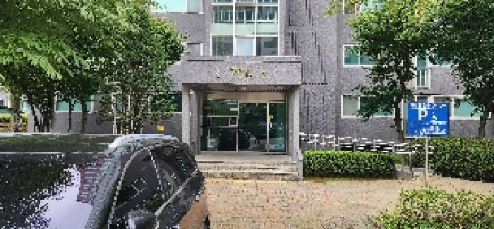 공동출입문