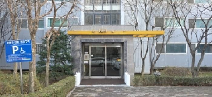 공동출입문