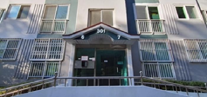 본건 출입구 전경