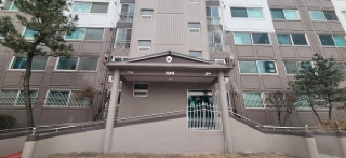 제104동 현관 출입구