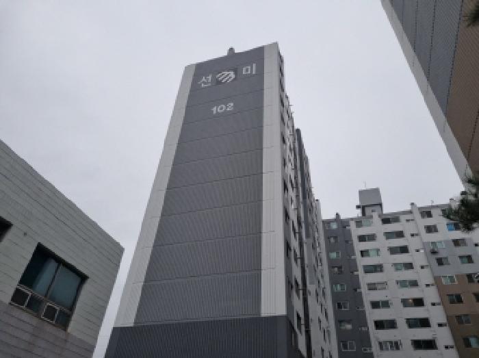본건 102동 전경