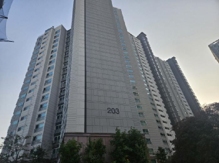 건물 전경