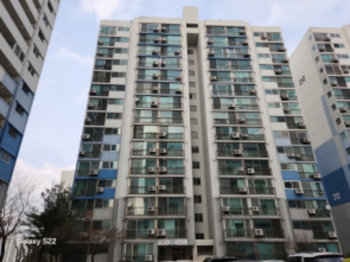 이건 부동산 외관 전경
(213동)