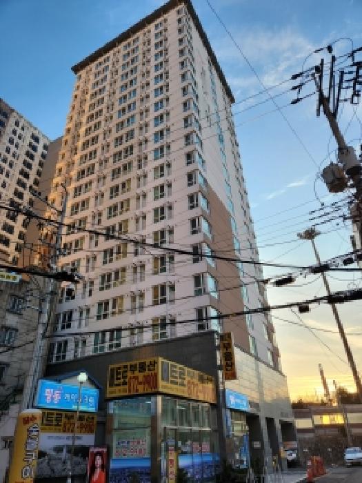 이 건 부동산 외관 전경