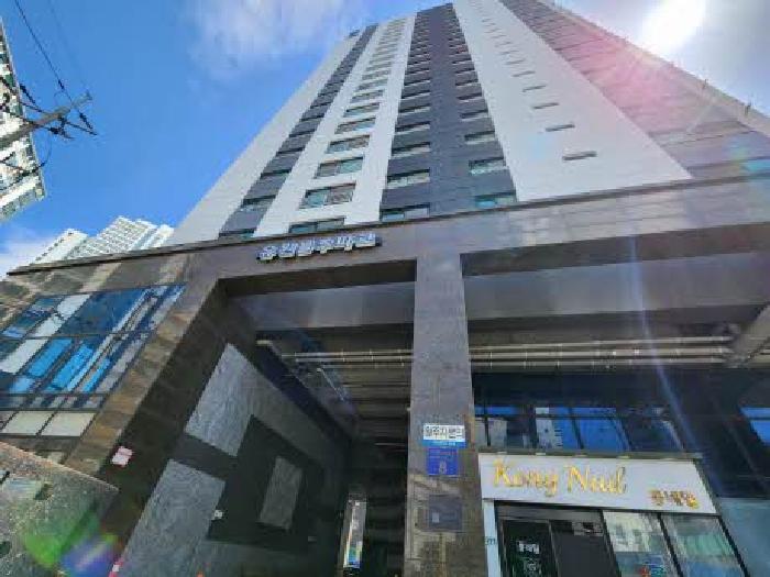 부산광역시 영도구 대교로40번길 8(봉래동1가,유원블루파크) 
건물전경