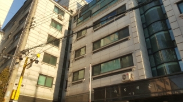본건 부동산이 속한 (가동) 건물의 외부 전경
