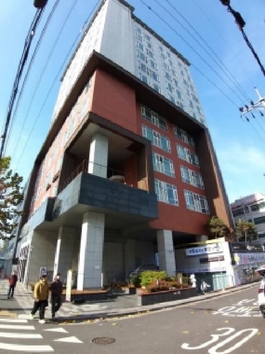 건물 전경