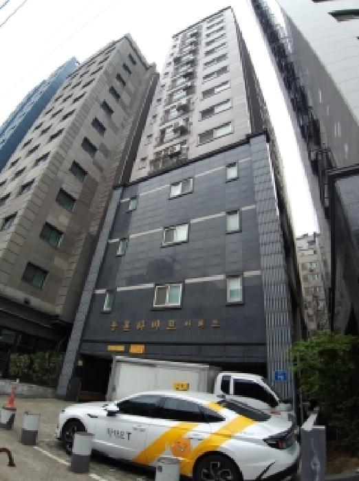 건물 전경
