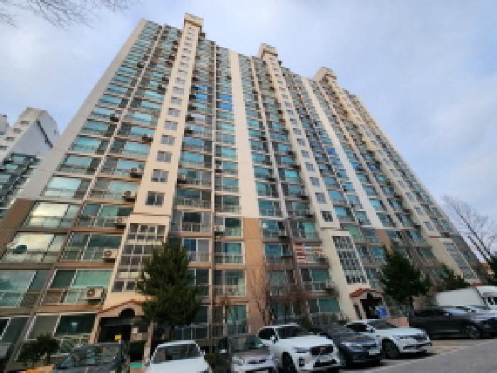 이건 부동산 외관 전경
(608동)