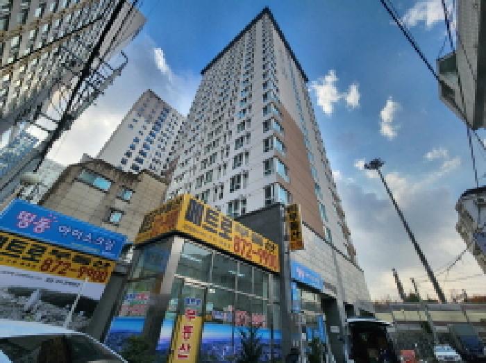 이건 부동산 외관 전경