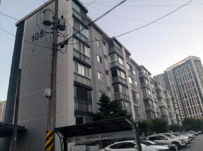 * 본건 목적물 소재 동 전경