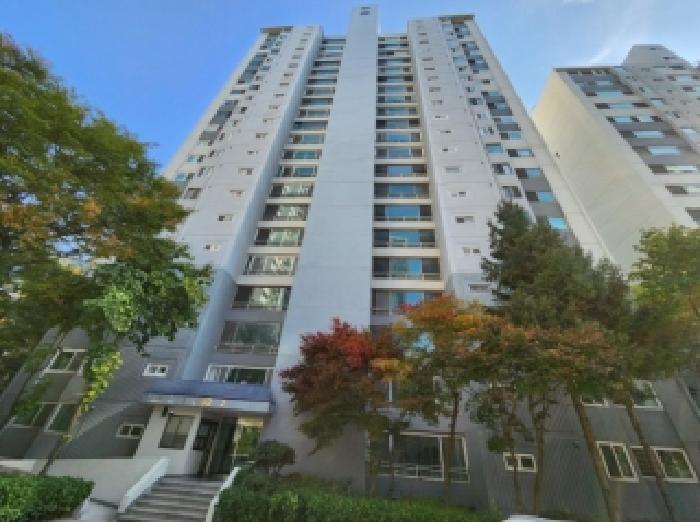 부동산 소재 건물 전경