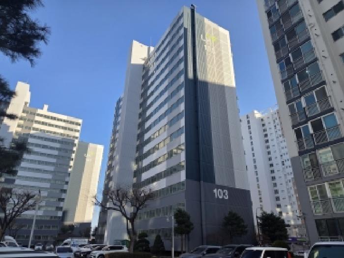 본 건