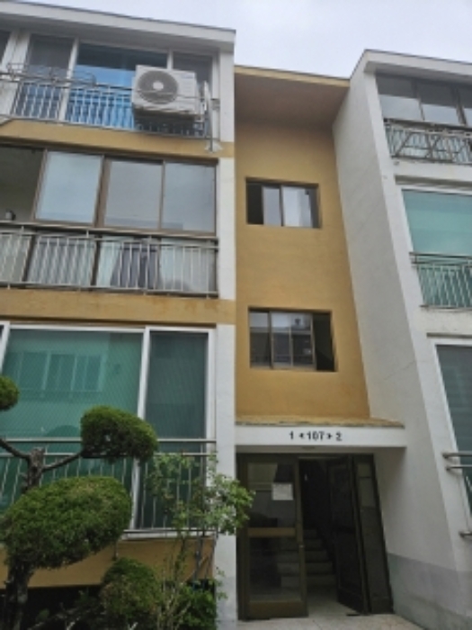 부산광역시 동래구 안락로101번길 35, 107동 3층301호(명장동,명장우성타운) 건물외부전경