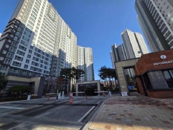 단지입구 전경