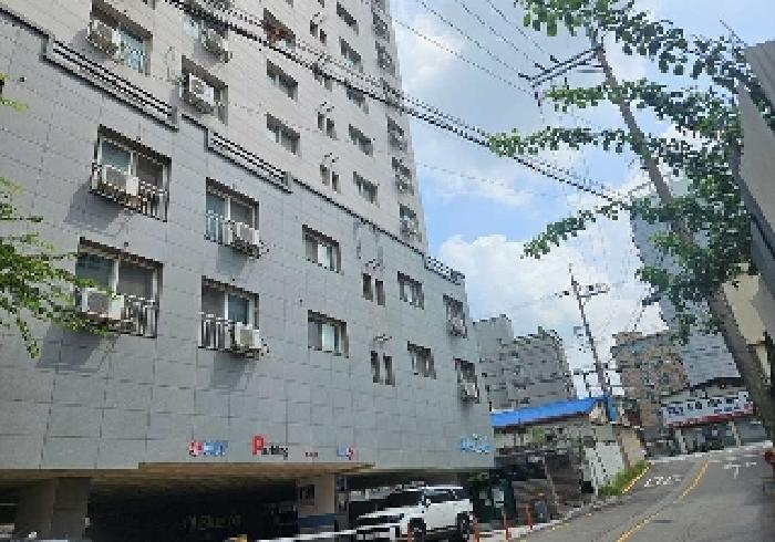 건물 전경 