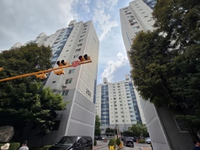 단지입구 전경
