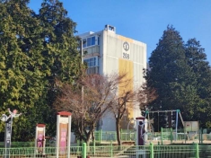 본건