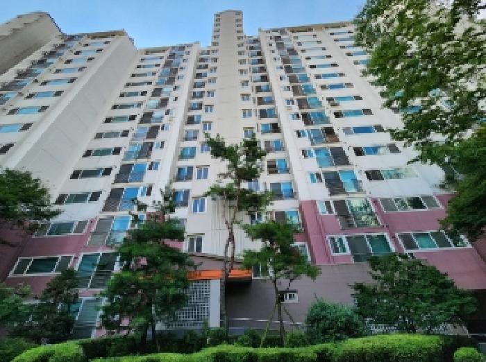 부동산 소재 건물 전경