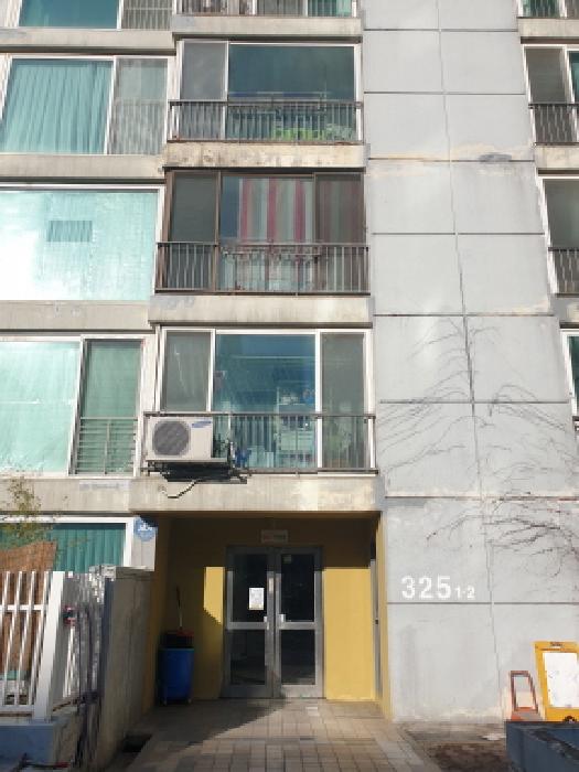 325동 출입구