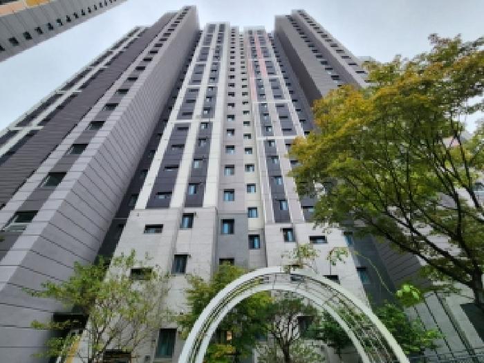 부동산 소재 건물 전경