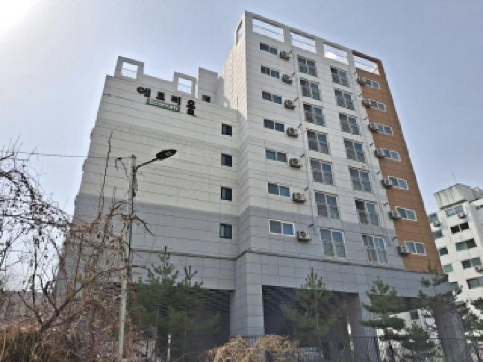 건물 전경