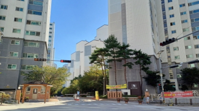 아파트 출입구